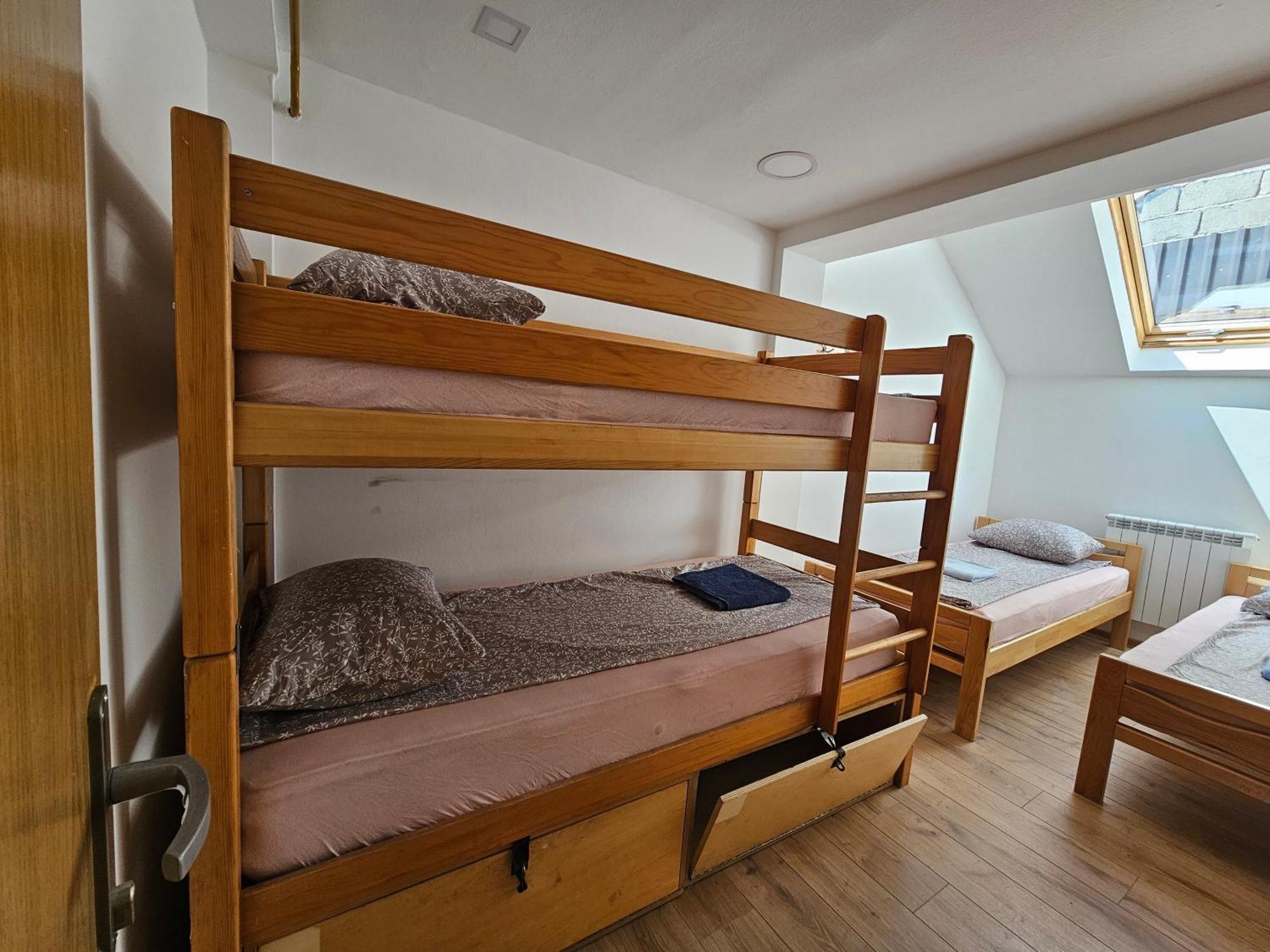 סראייבו Leopold Chillout Hostel מראה חיצוני תמונה